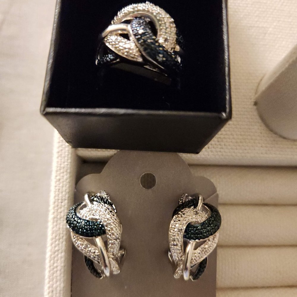 Infinity Interlcoking Circle Ring - image 1